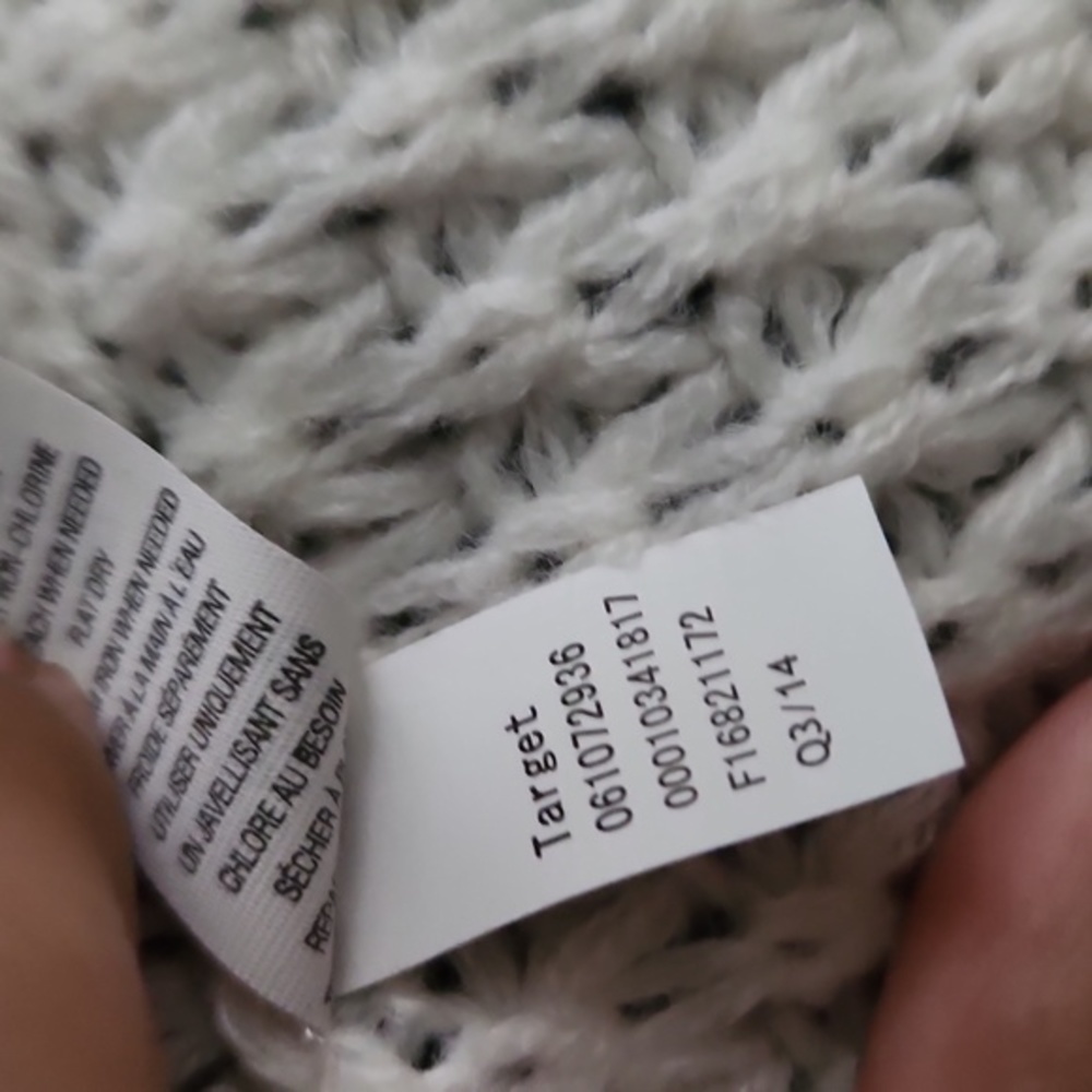 [Target] White Infinity Scarf - Picture 4 of 4